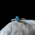 Minimalist natural blue topaz ring | 925 Sterling Silver