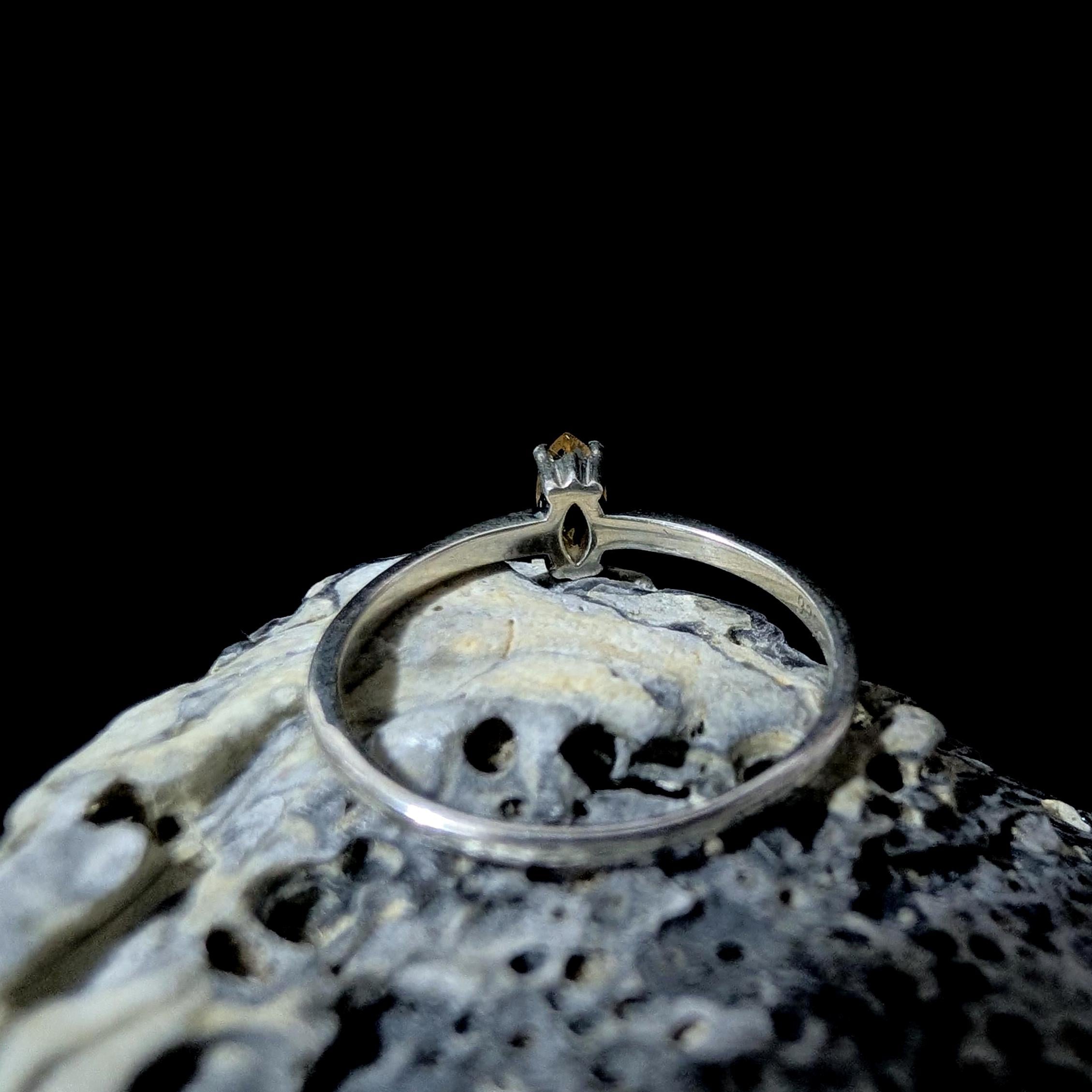 Minimalist natural citrine ring | 925 Sterling Silver