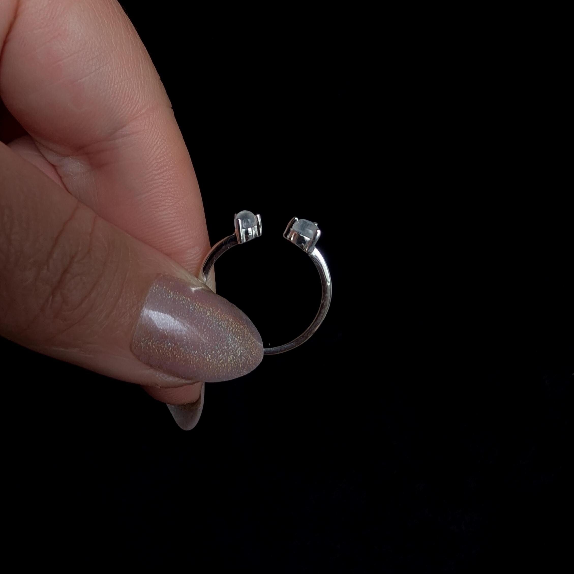 Dainty rainbow moonstone ring | 925 Sterling Silver
