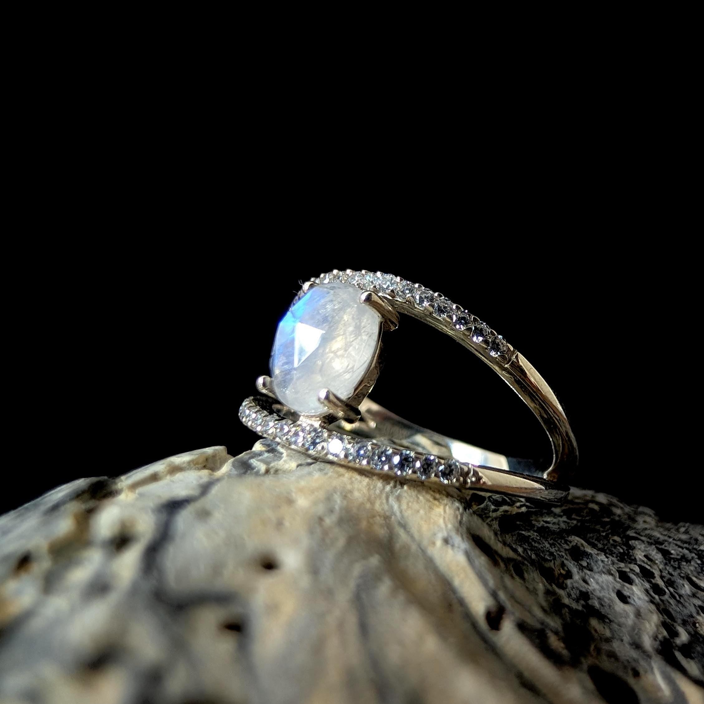 Double band rainbow moonstone & white topaz ring | 925 Sterling Silver