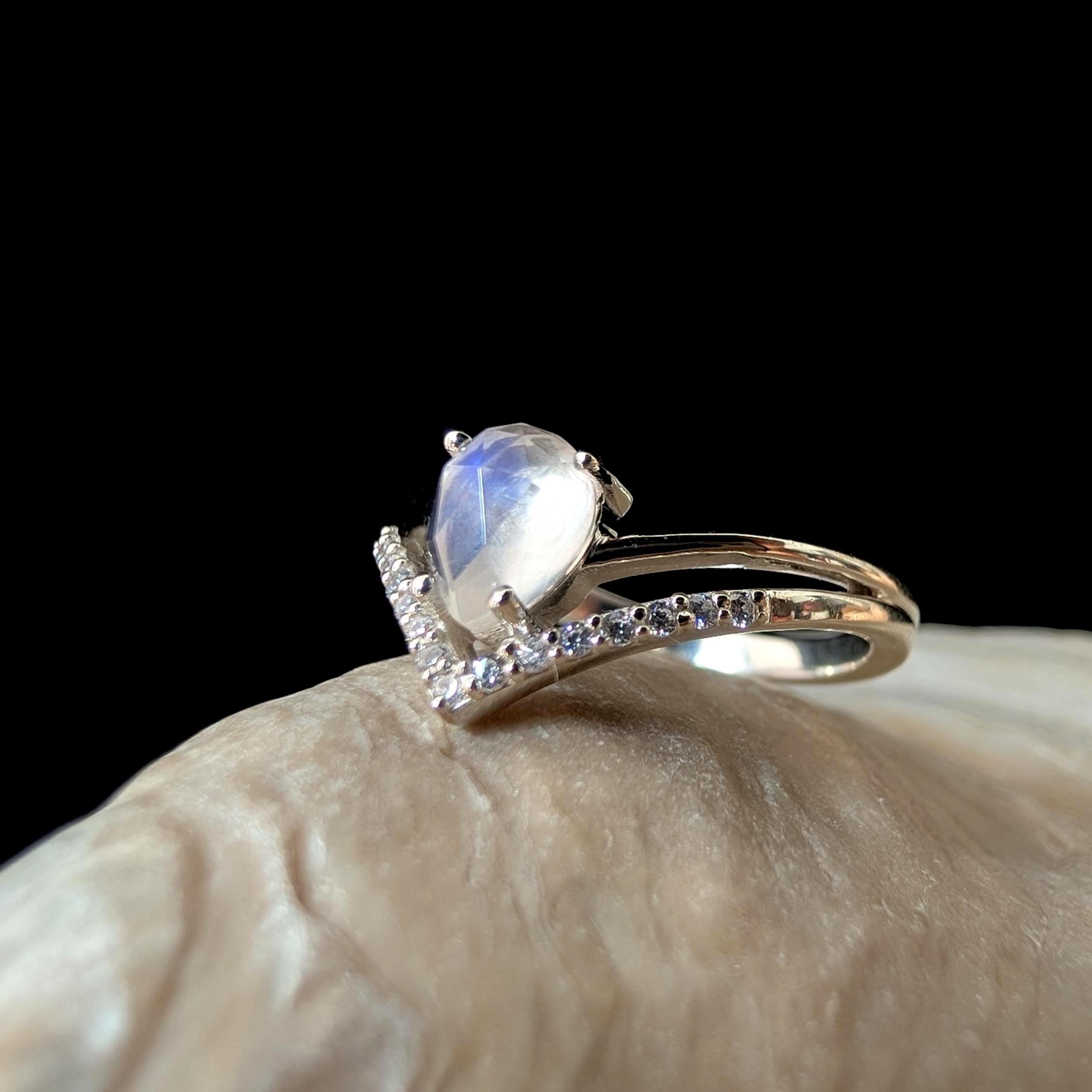 Statement rainbow moonstone & white topaz ring | 925 Sterling Silver