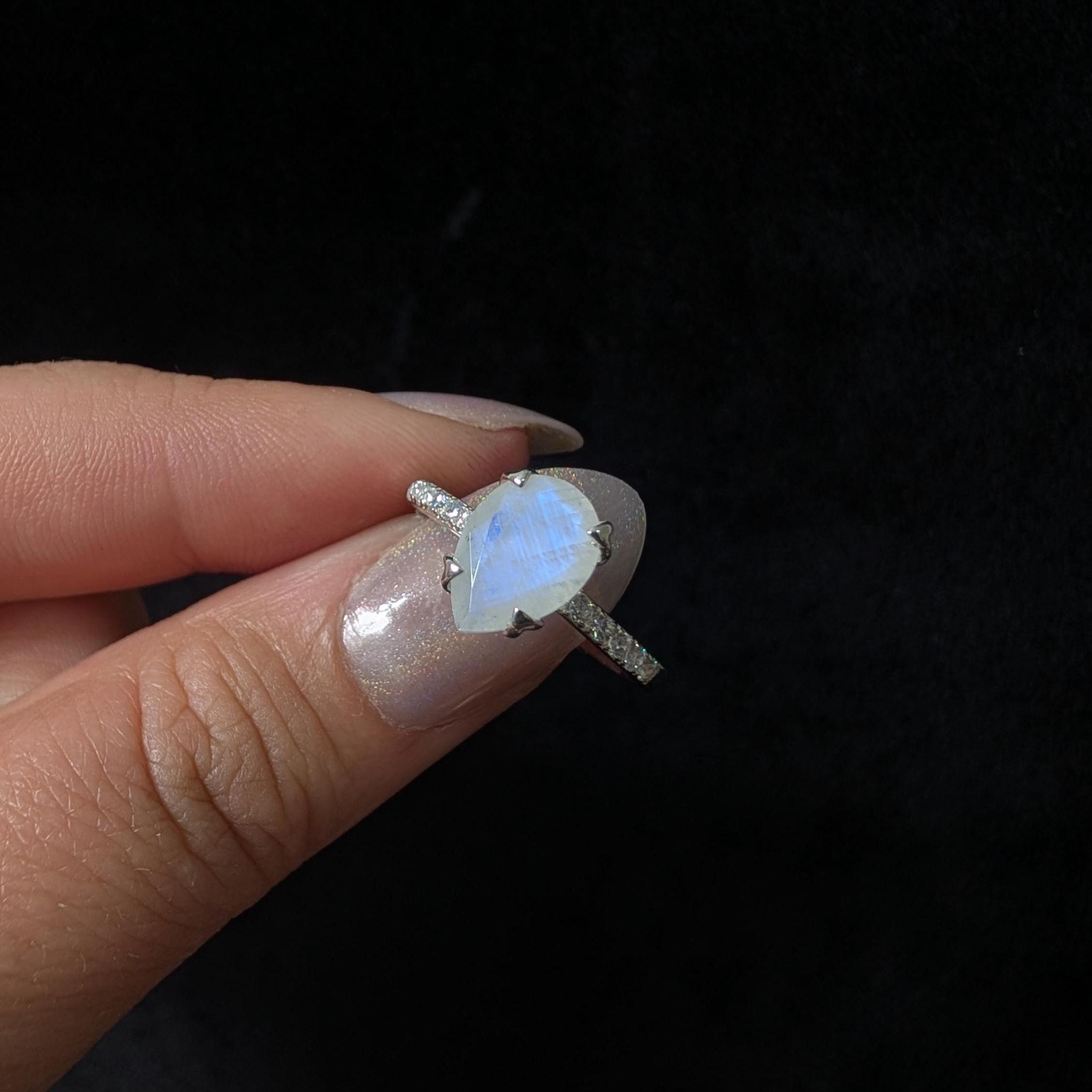 Large natural rainbow moonstone and white topaz ring | 925 Sterling Silver