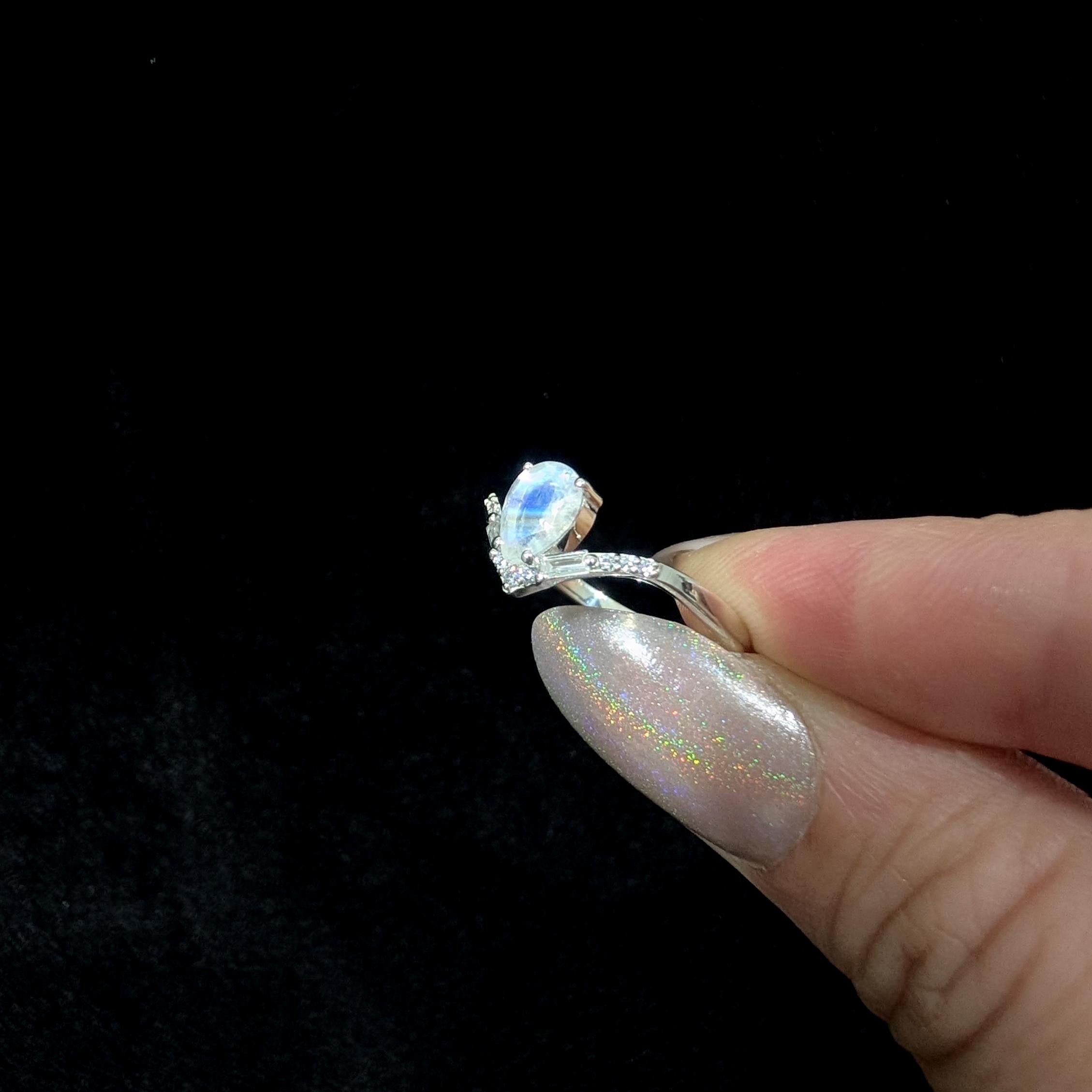Elegant rainbow moonstone & blue topaz ring | 925 Sterling Silver