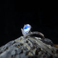 Elegant rainbow moonstone & blue topaz ring | 925 Sterling Silver