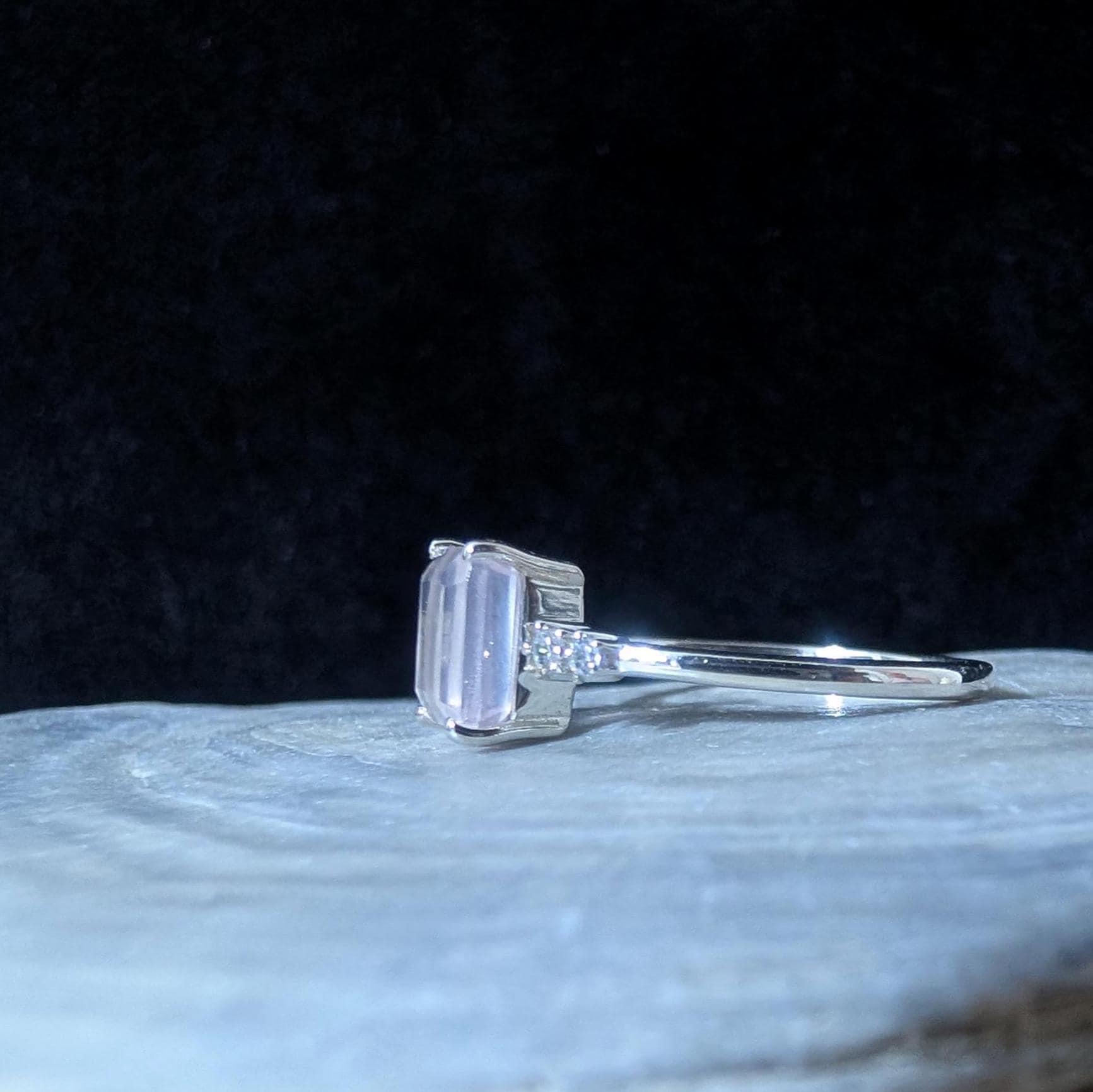 Elegant natural pink quartz and white topaz ring | 925 sterling silver