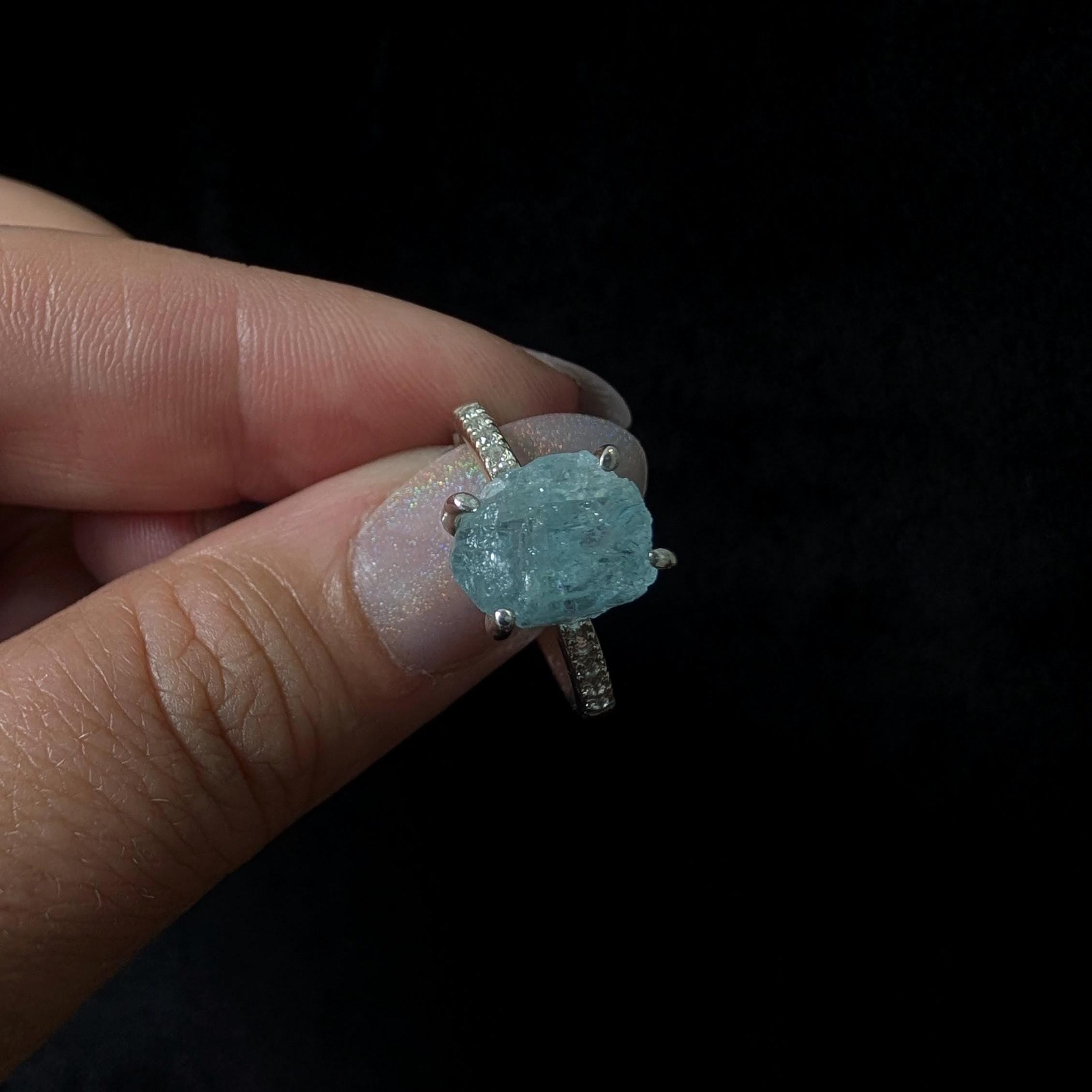 Raw natural aquamarine and white topaz ring | 925 sterling silver