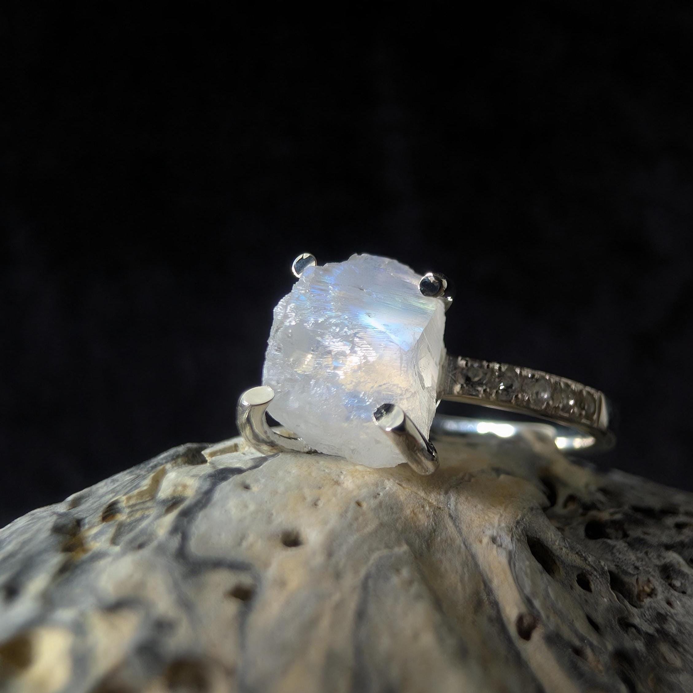 Raw natural rainbow moonstone and white topaz ring | 925 Sterling Silver