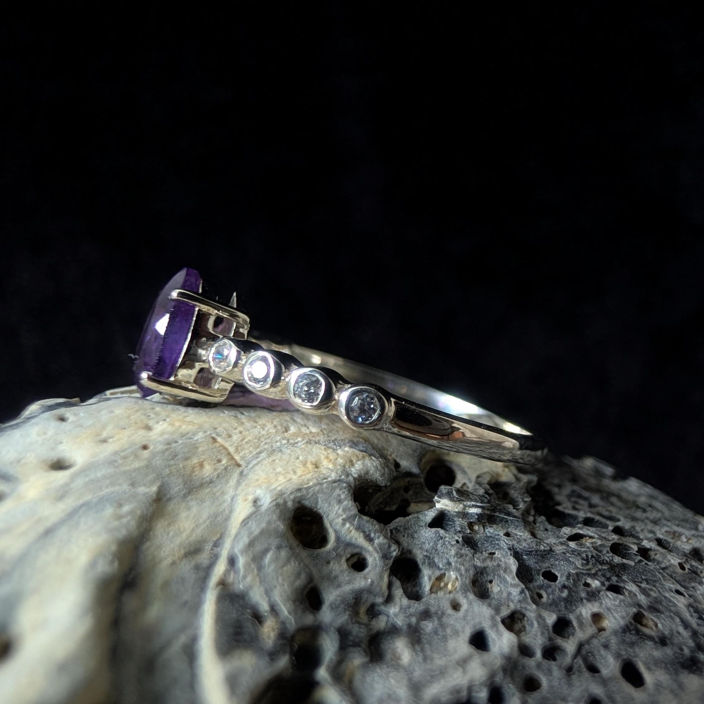 Statement amethyst and white topaz ring | 925 Sterling Silver
