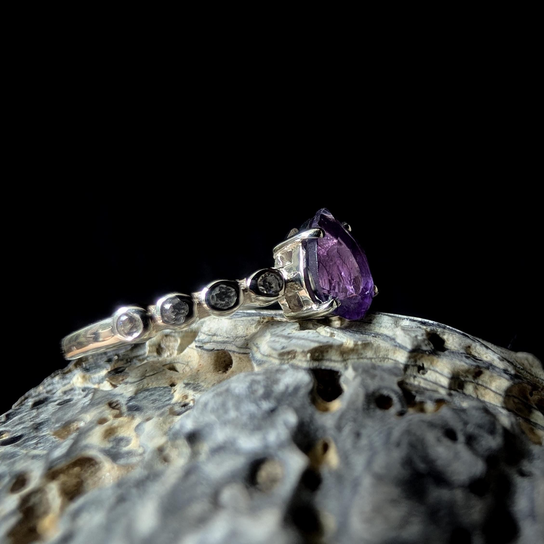 Statement amethyst and white topaz ring | 925 Sterling Silver