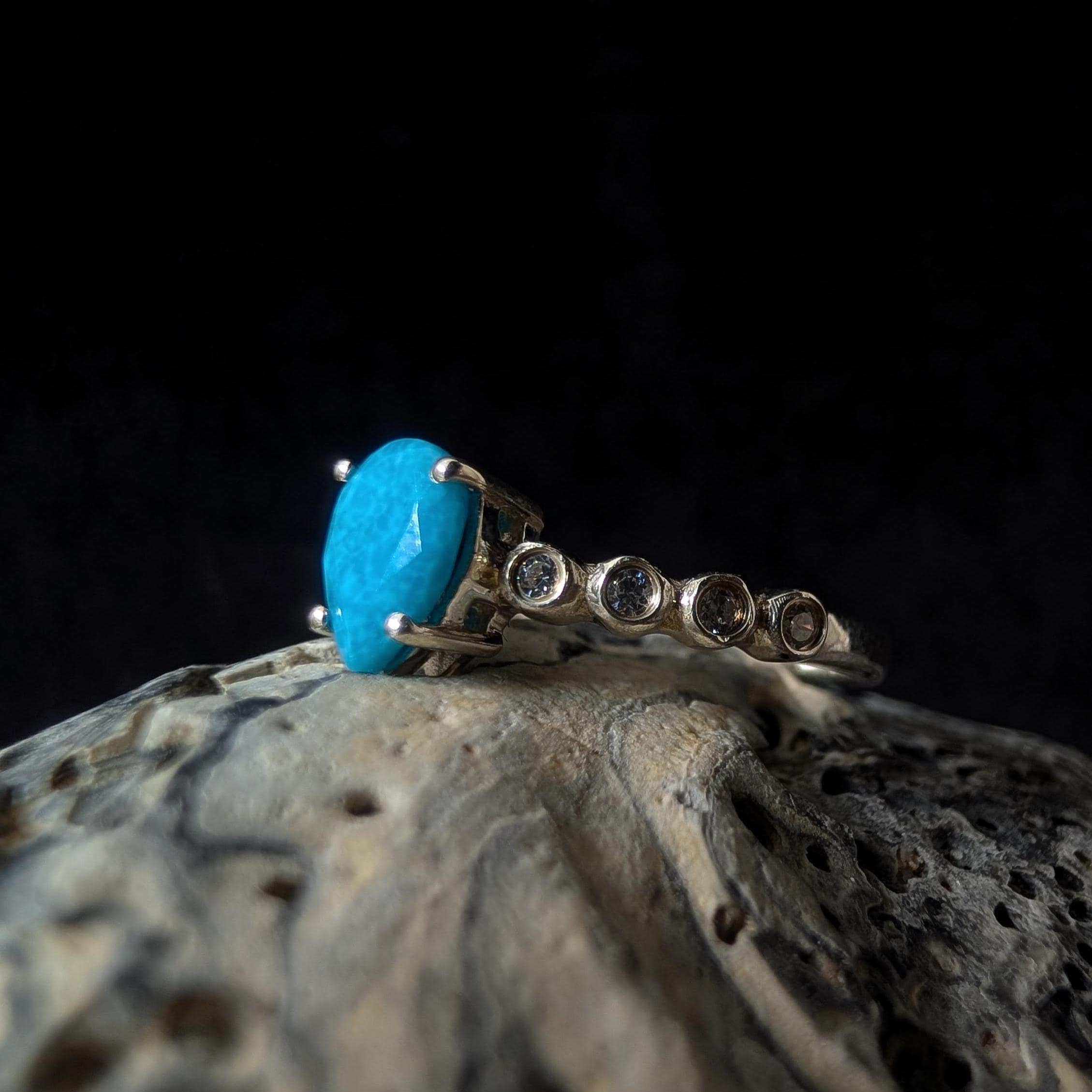 Statement turquoise and white topaz ring | 925 Sterling Silver