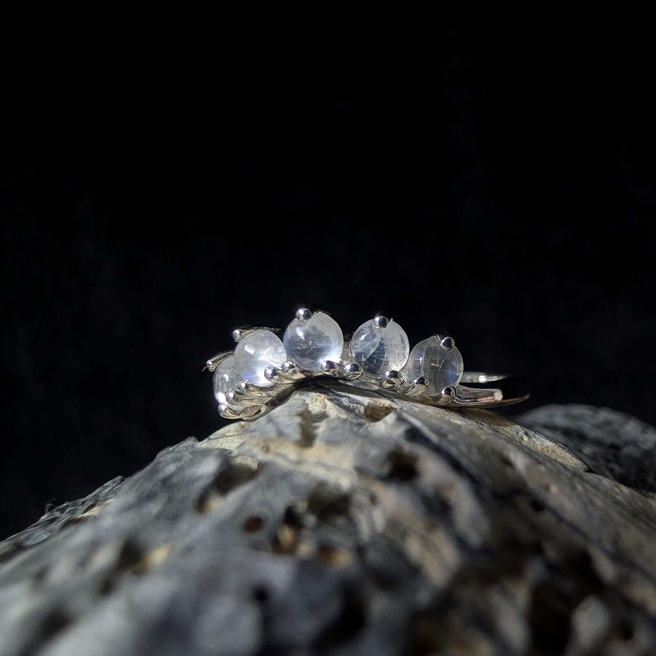Crown rainbow moonstone ring | 925 Sterling Silver