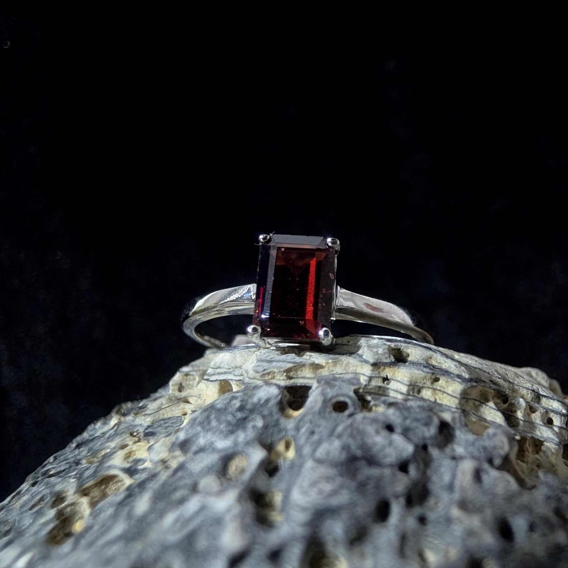 Elegant natural garnet rectangle ring | 925 Sterling Silver