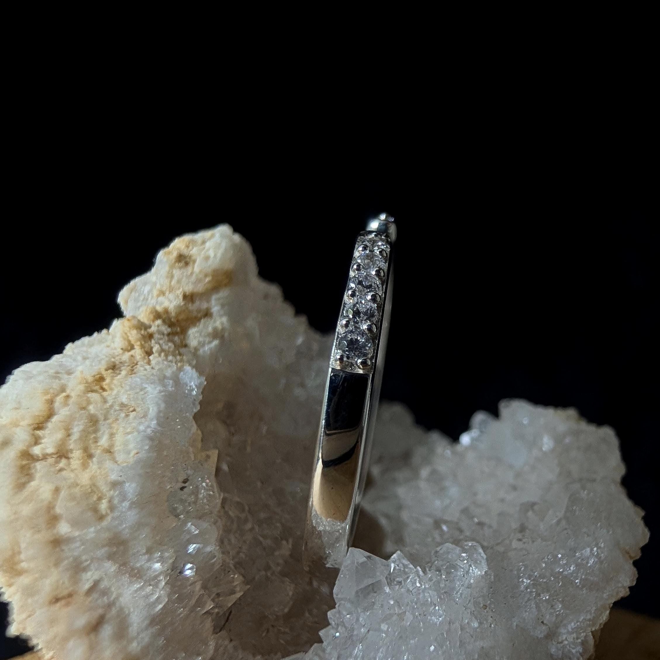 White topaz minimalist ring with gap | 925 Sterling Silver