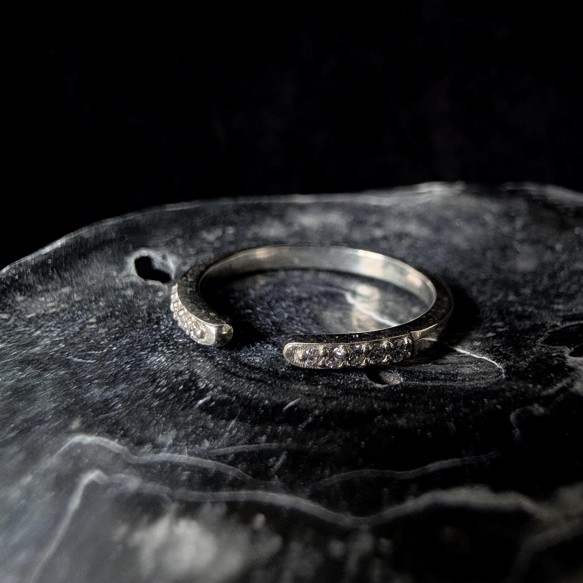 White topaz minimalist ring with gap | 925 Sterling Silver