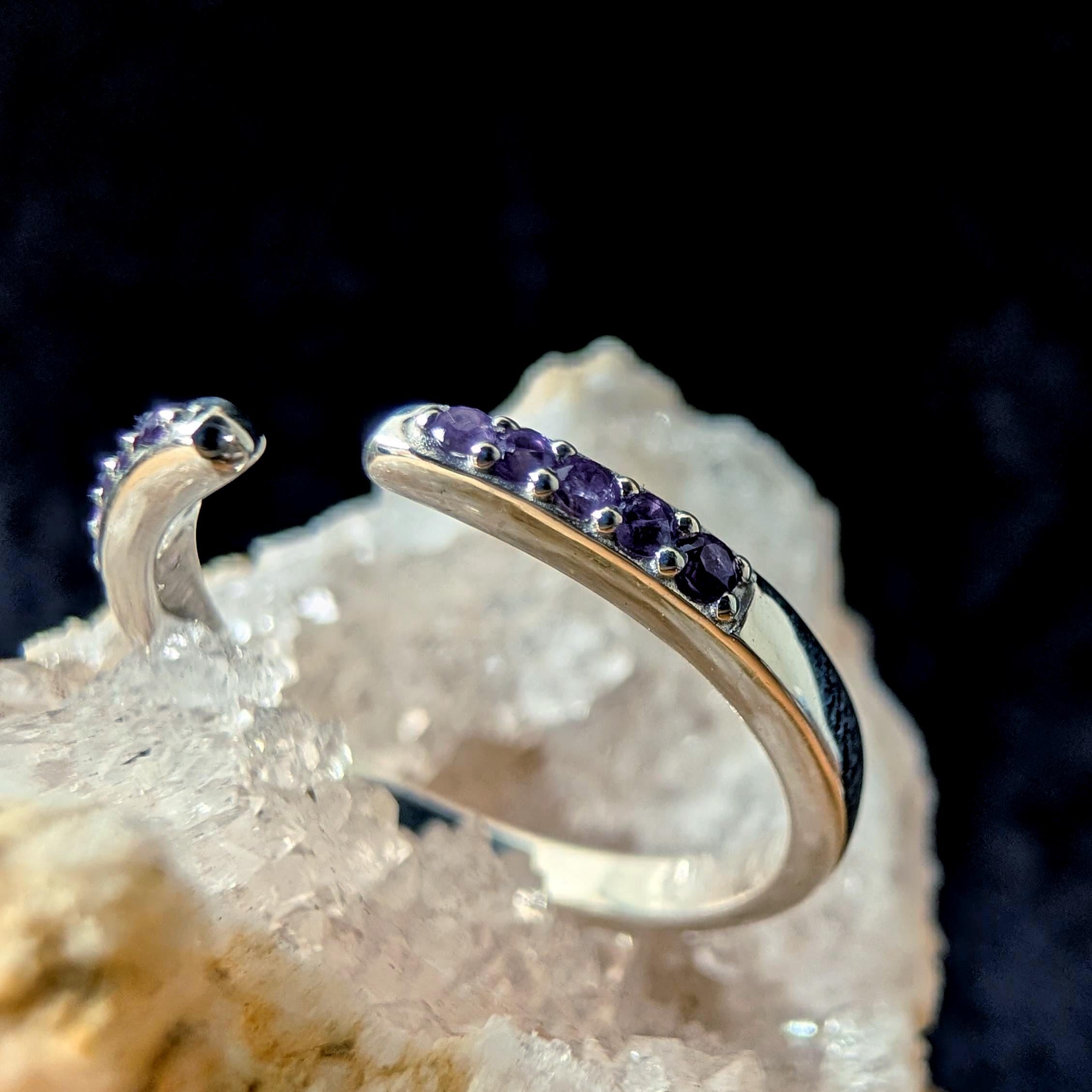 Amethyst minimalist ring with gap | 925 sterling silver