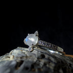 Round rainbow moonstone and white topaz ring | 925 Sterling Silver
