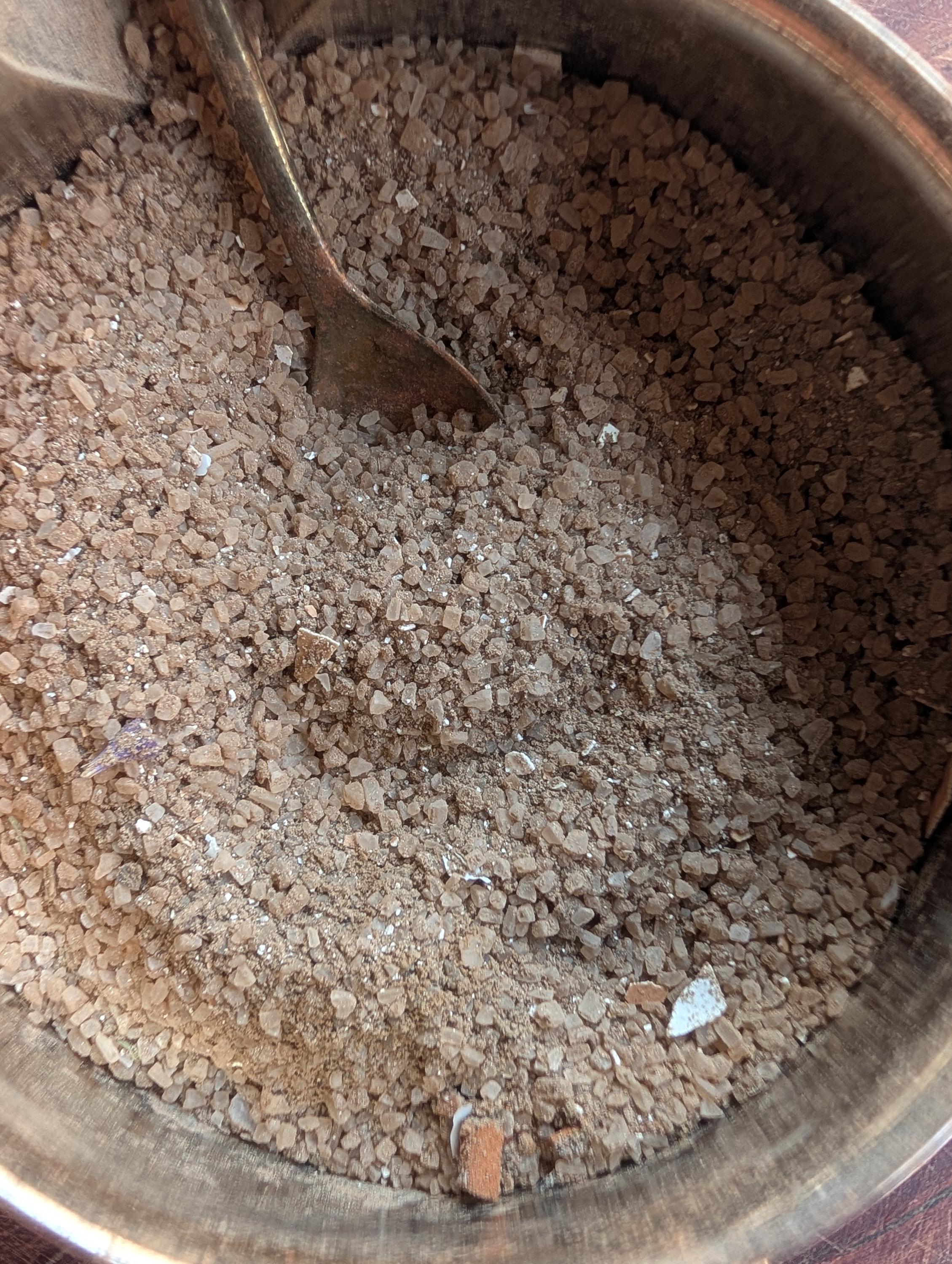 Living black salt starter | Protective altar salt