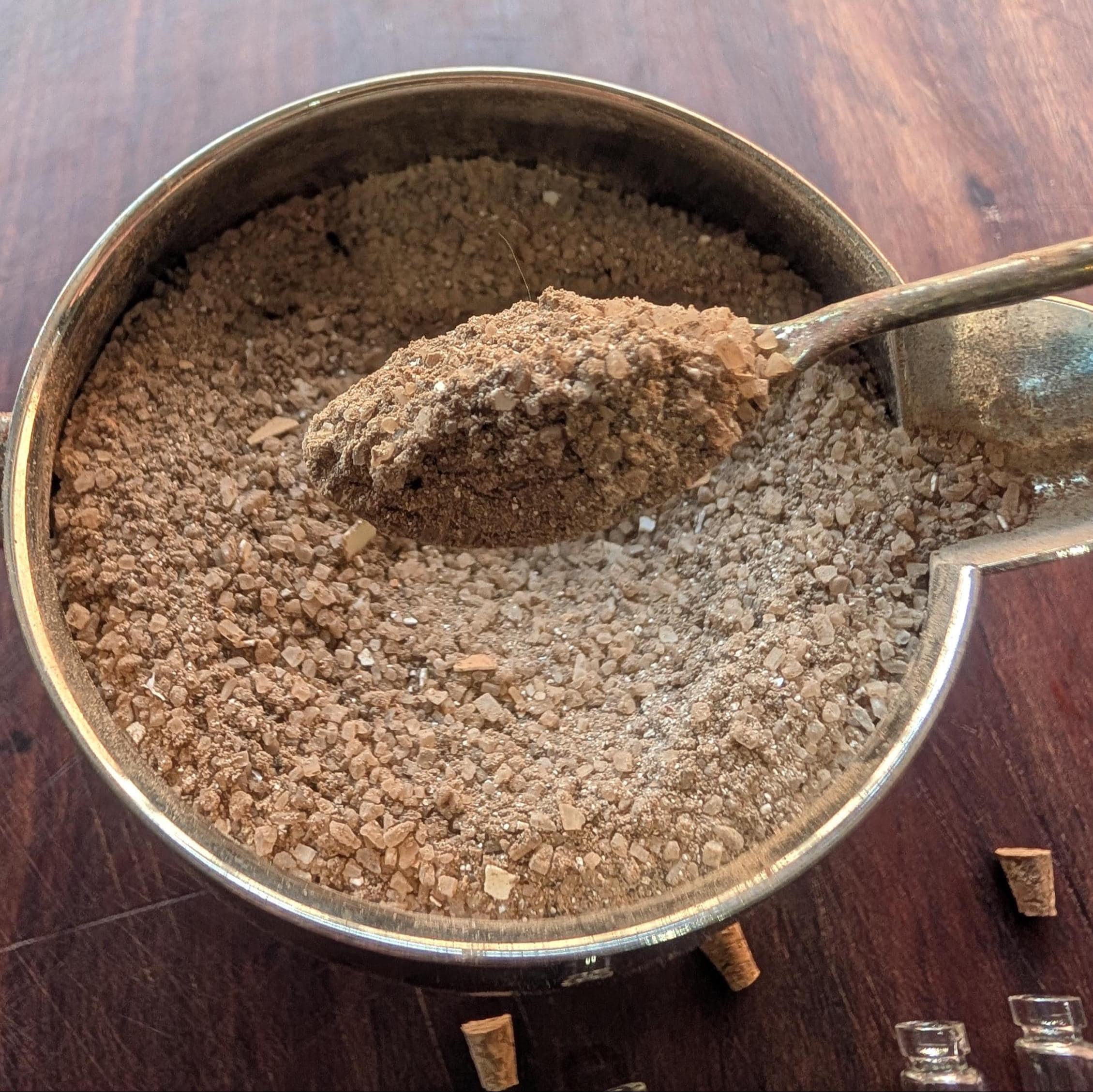 Living black salt starter | Protective altar salt