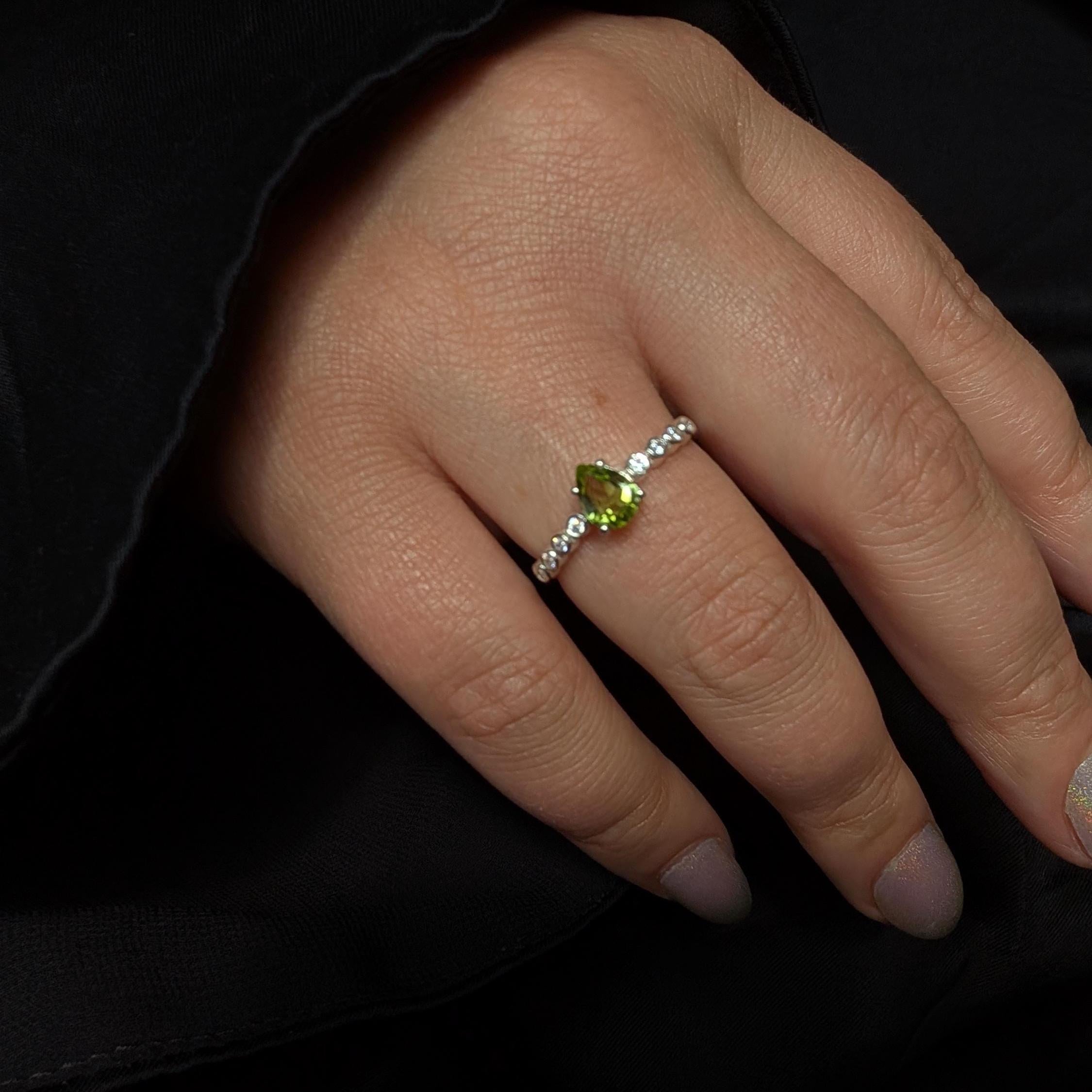 Peridot statement ring | 925 Sterling Silver