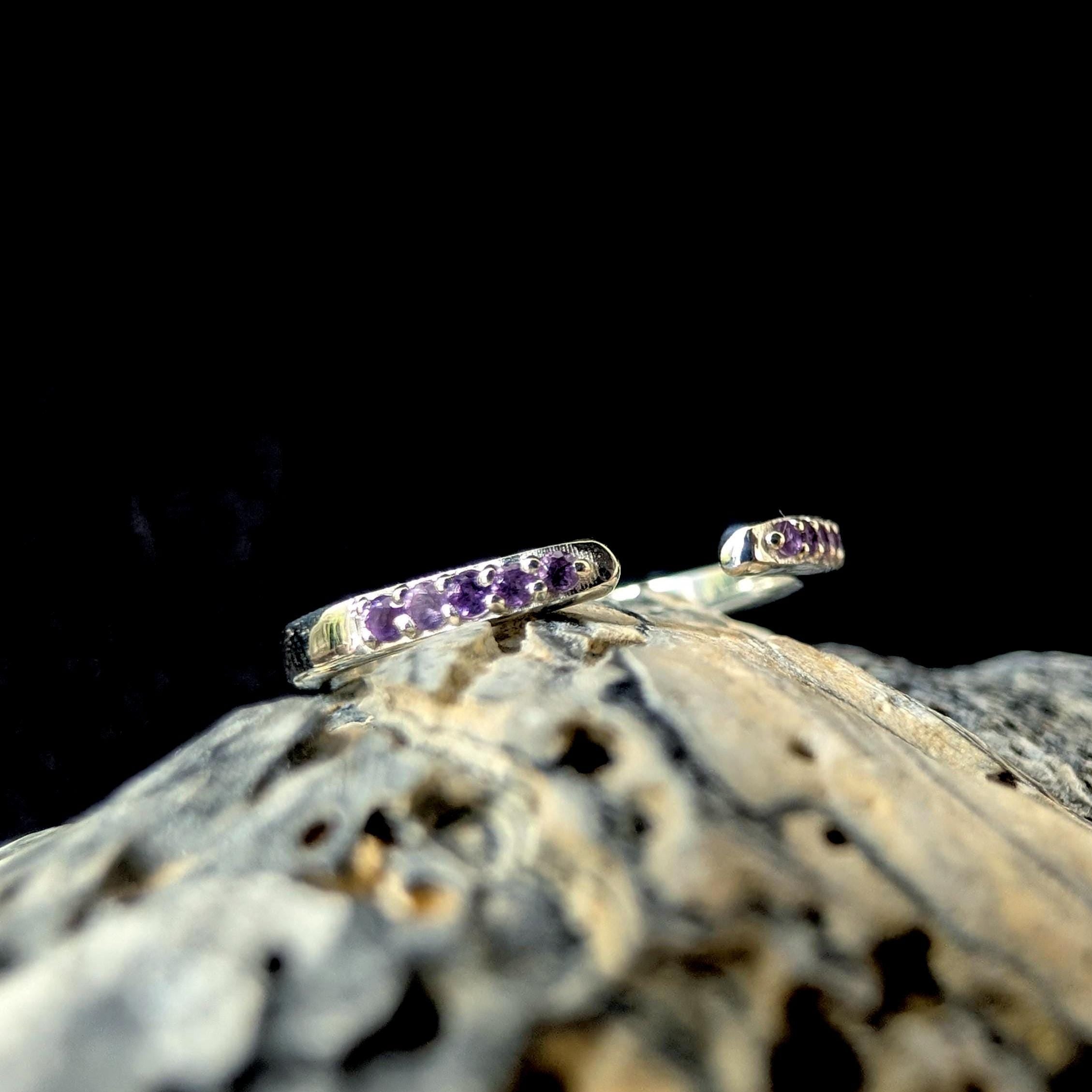 Amethyst minimalist ring with gap | 925 sterling silver