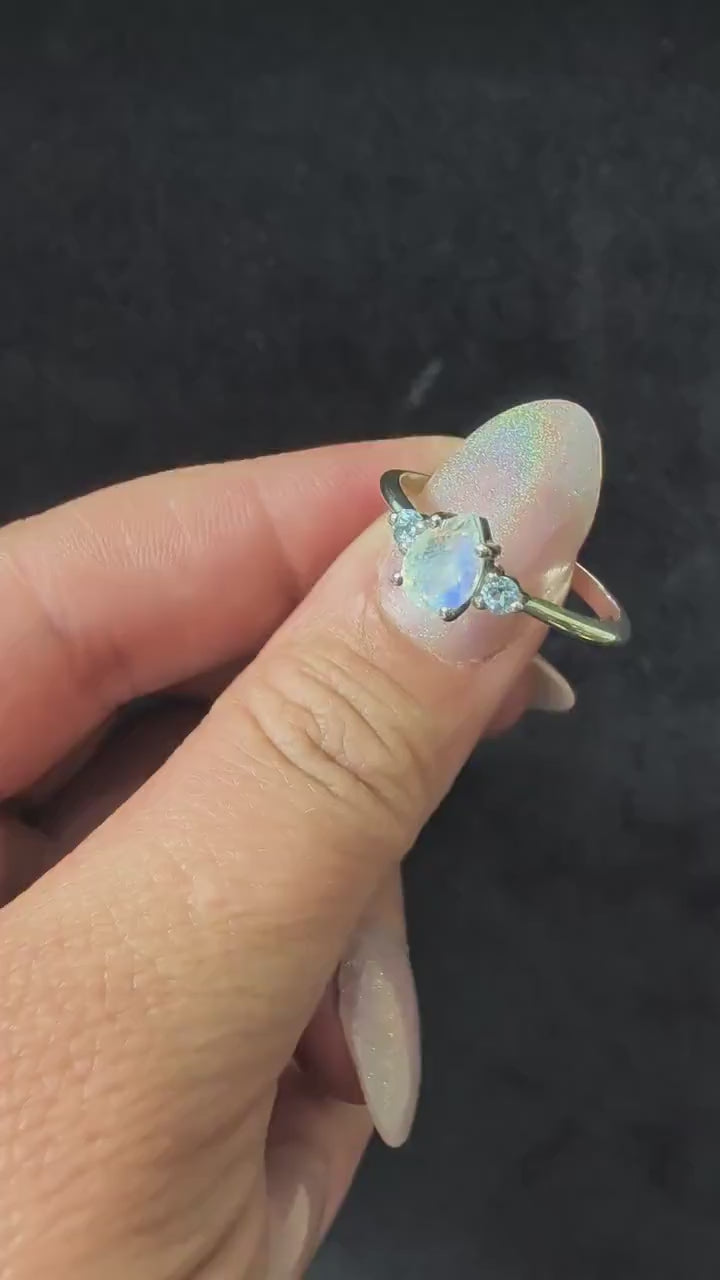 Elegant rainbow moonstone & white topaz ring – 925 Sterling Silver | bold witchy ring