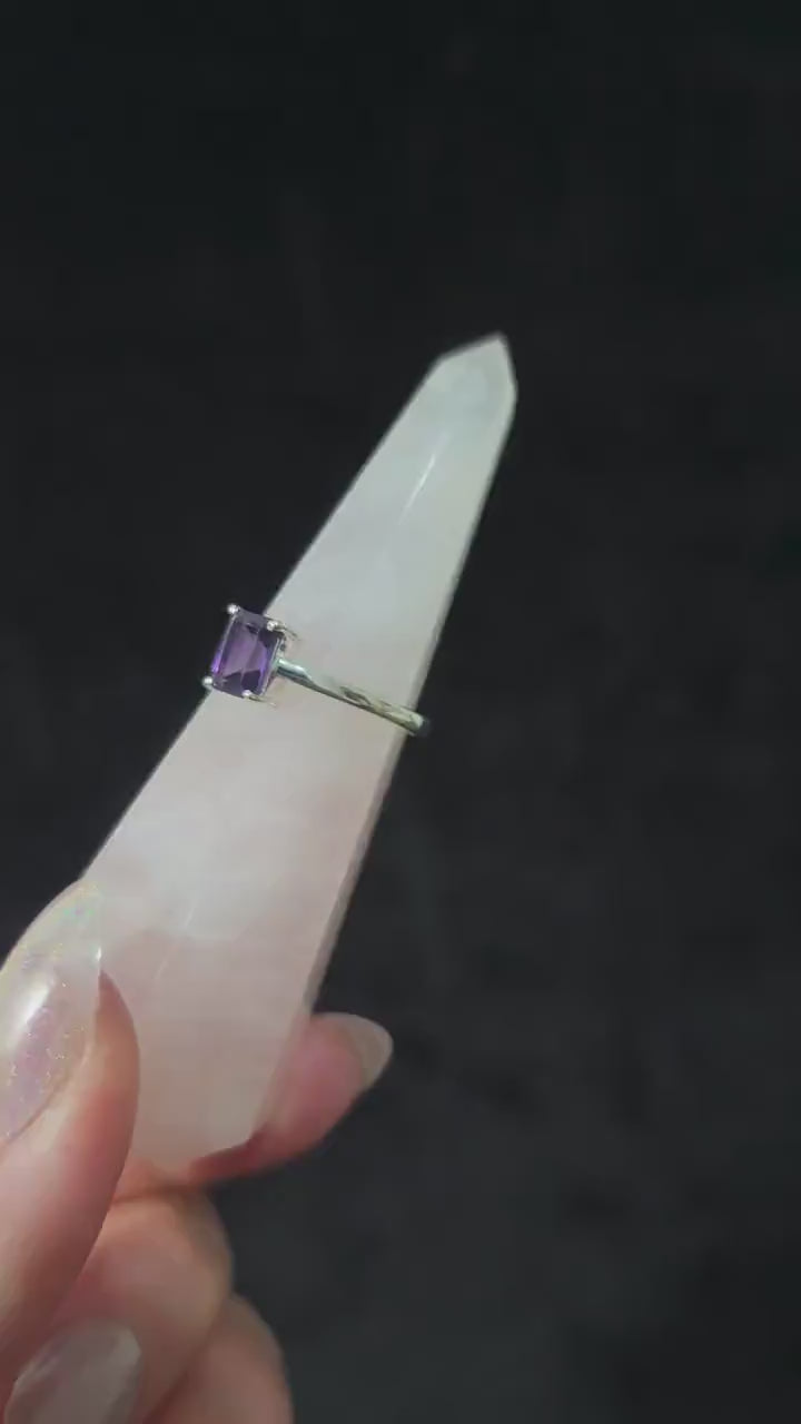 Elegant amethyst ring – 925 Sterling Silver | everyday witchy ring